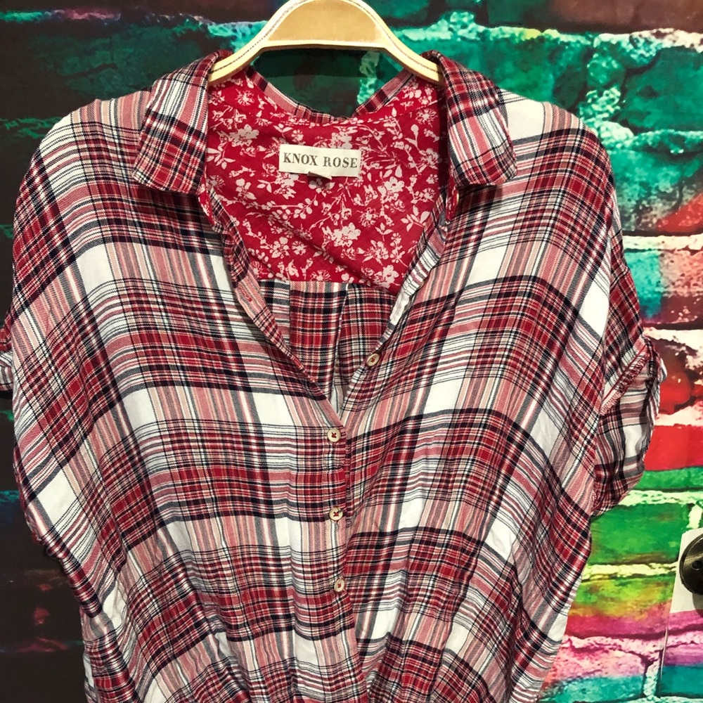 Knox rose plaid top size M